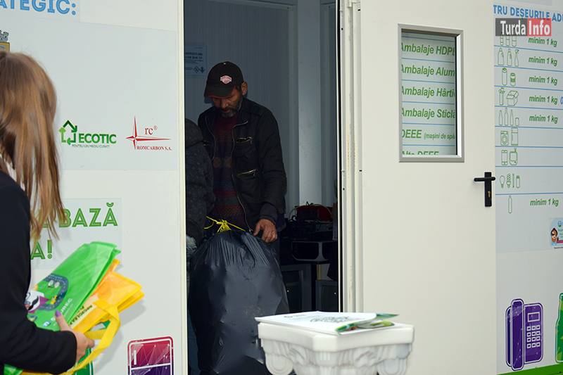 Inaugurare sistem de colectare a deșeurilor reciclabile, cu recompensă, la Câmpia Turzii